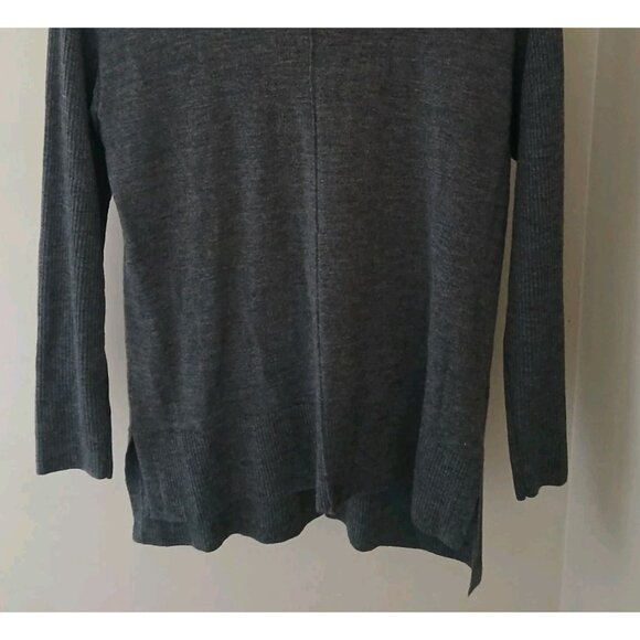 Talbots 100% Pure Merino Wool Sweater Size Medium Petite Gray Ribbed Sleeve - Picture 3 of 9
